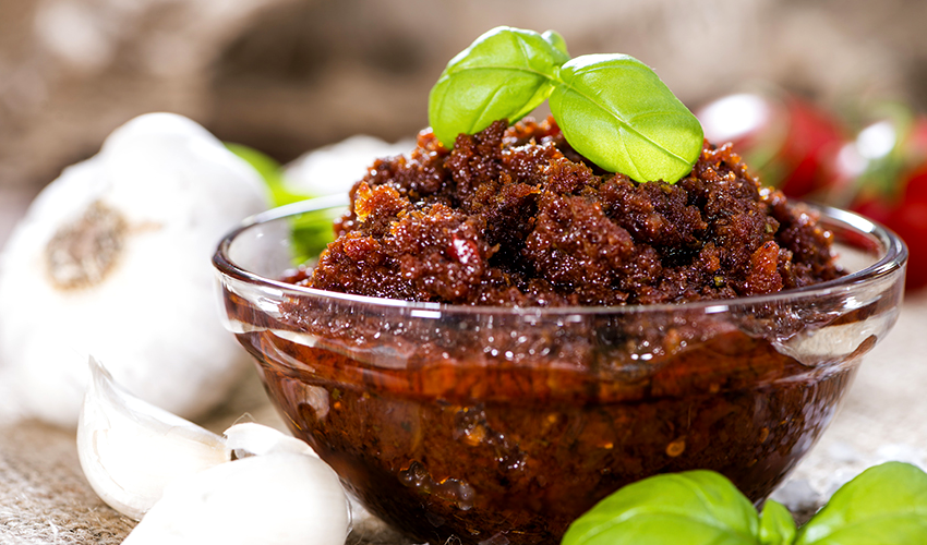 Messina Maison produzione di olio extra vergine nocellara del Belìce, olive, conserve e pasta siciliana di alta qualità. Ci troviamo a Partanna, Trapani, Sicilia.